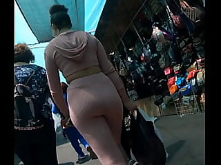 Candid sexy brunette teen perfect booty in pink leggings