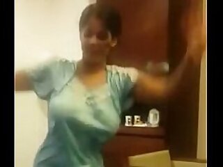 Indische Frau tanzen