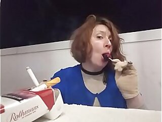 DarthSamedi fucking her hungry pussy with ice cream on a public porch